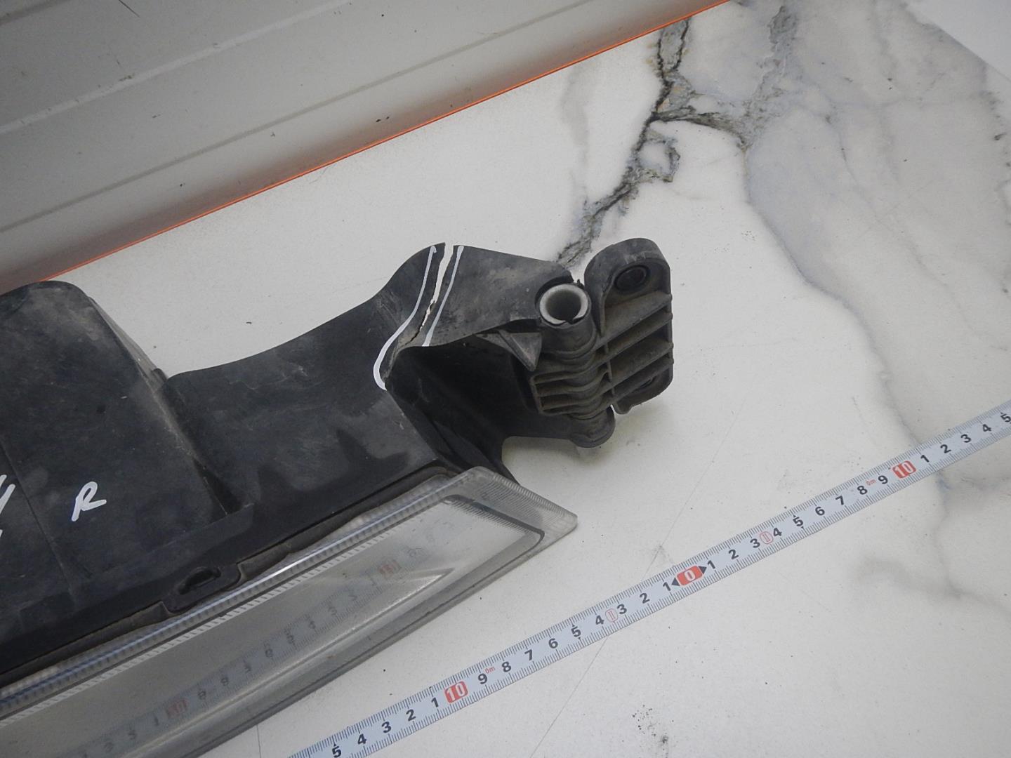 Фара противотуманная правая