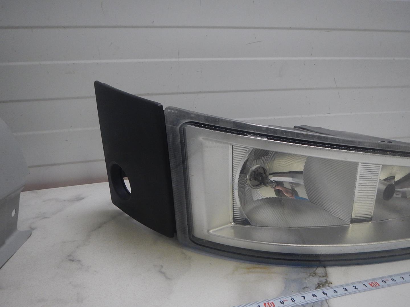 Фара противотуманная правая