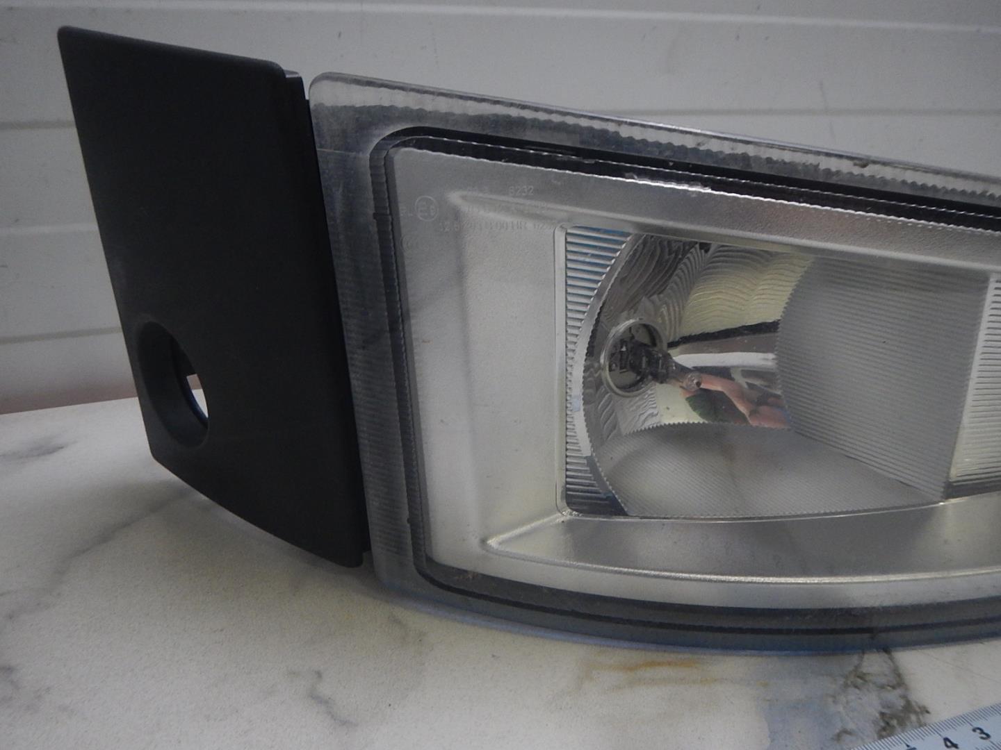 Фара противотуманная правая