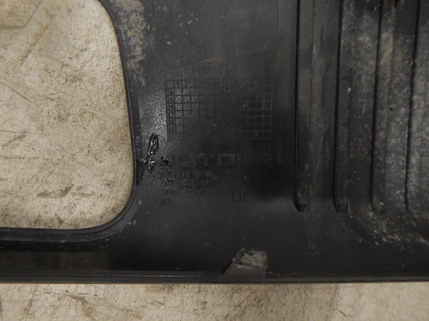 Накладка заднего бампера левая