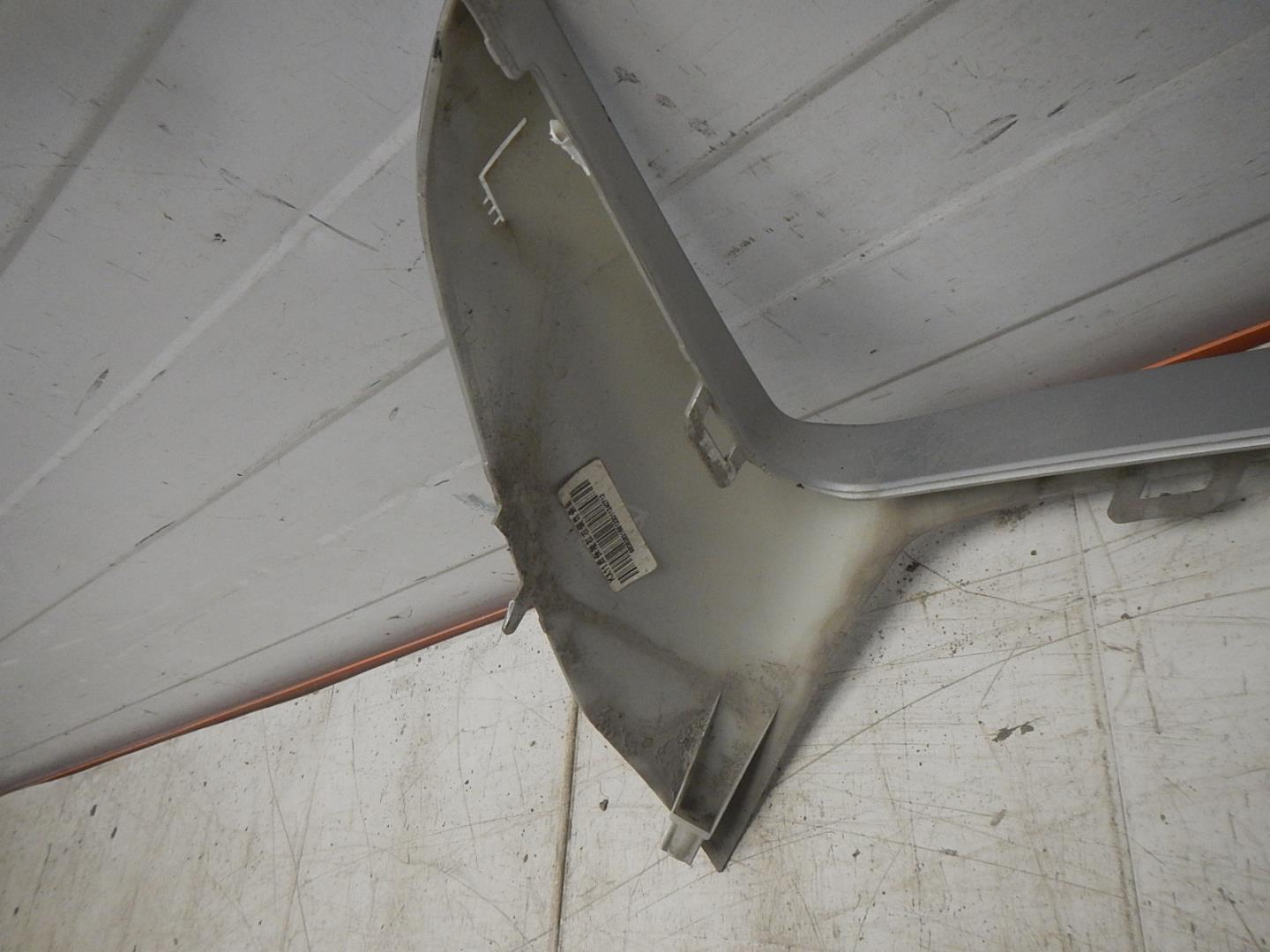 Молдинг заднего бампера