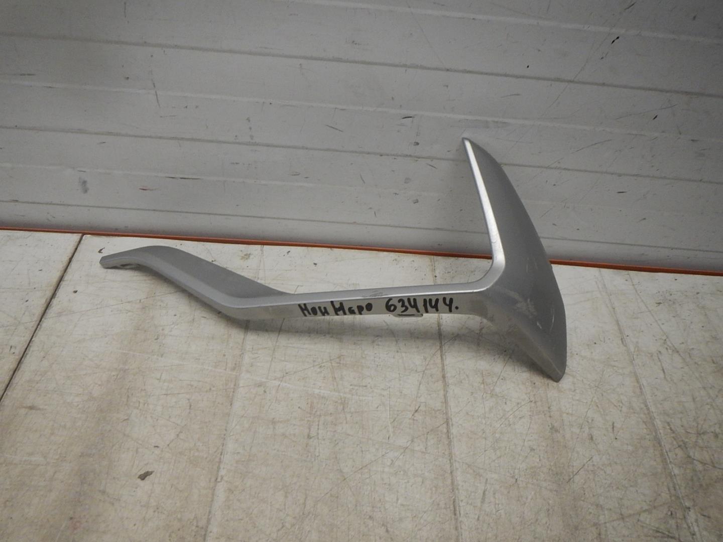 Молдинг заднего бампера