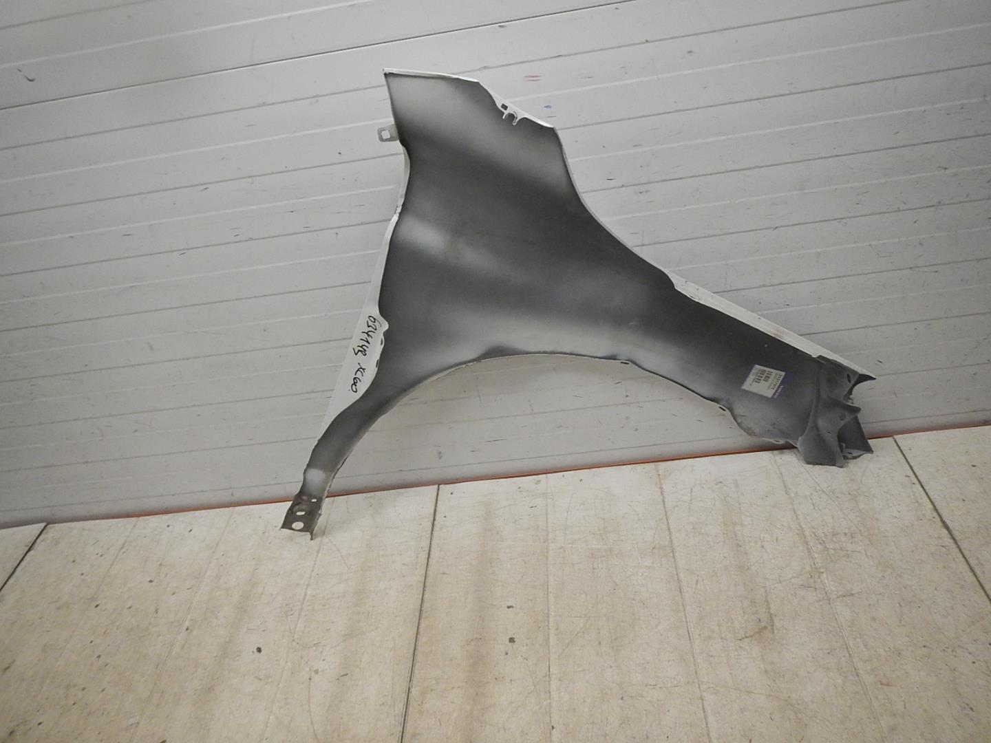 Крыло переднее левое