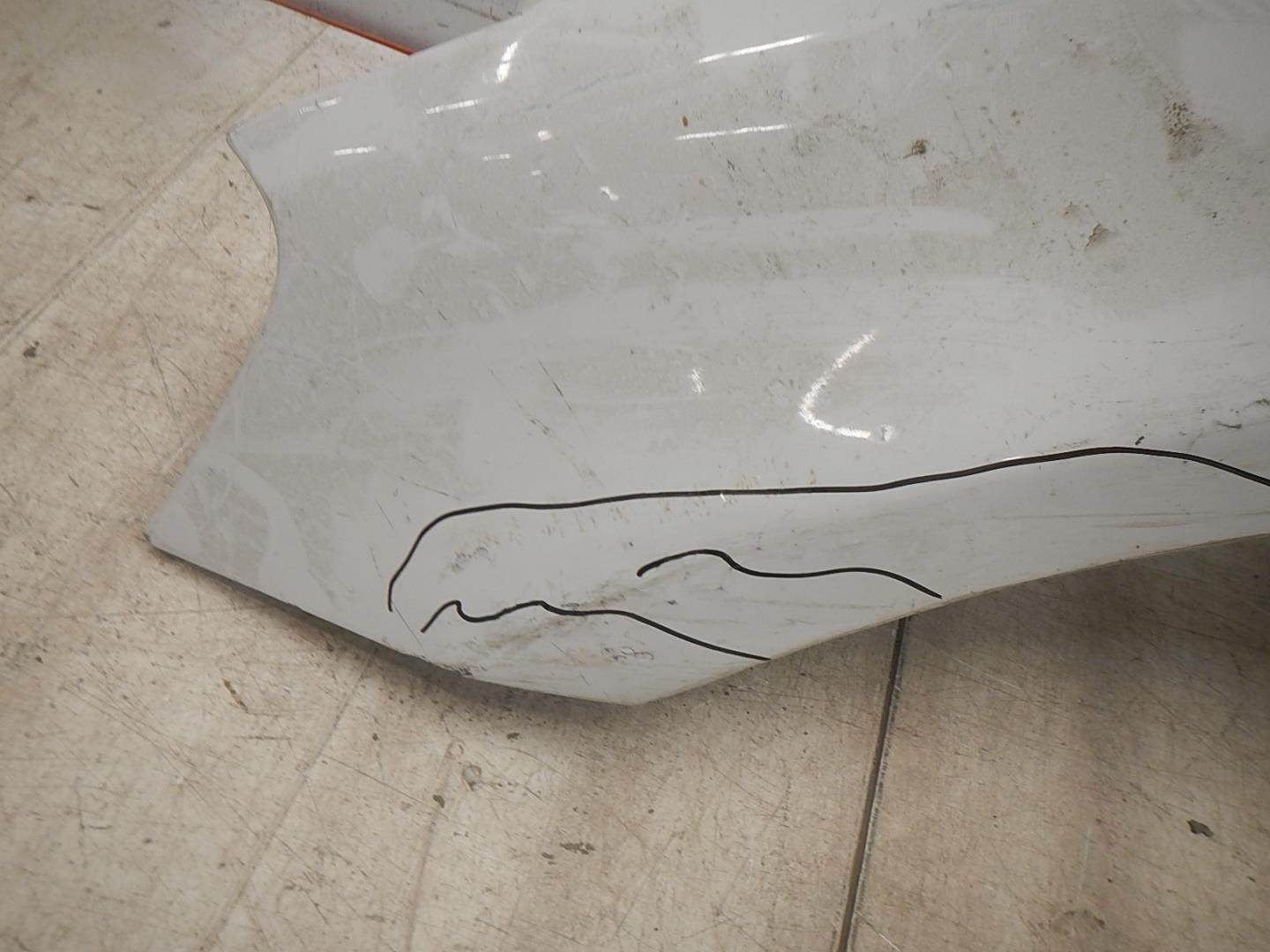 Крыло переднее левое