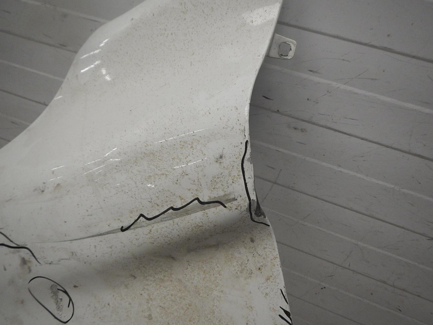 Крыло переднее левое