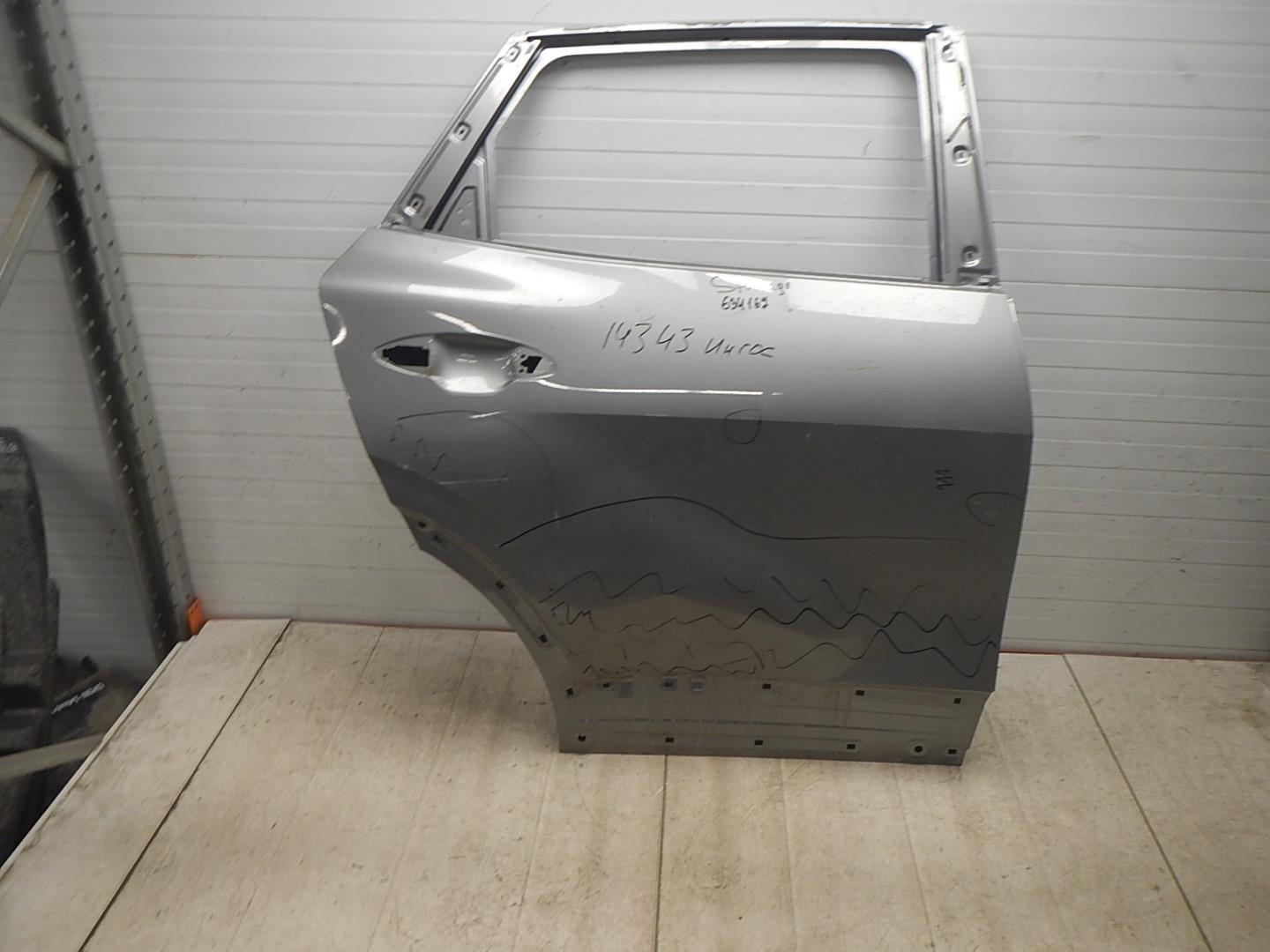 Дверь задняя правая