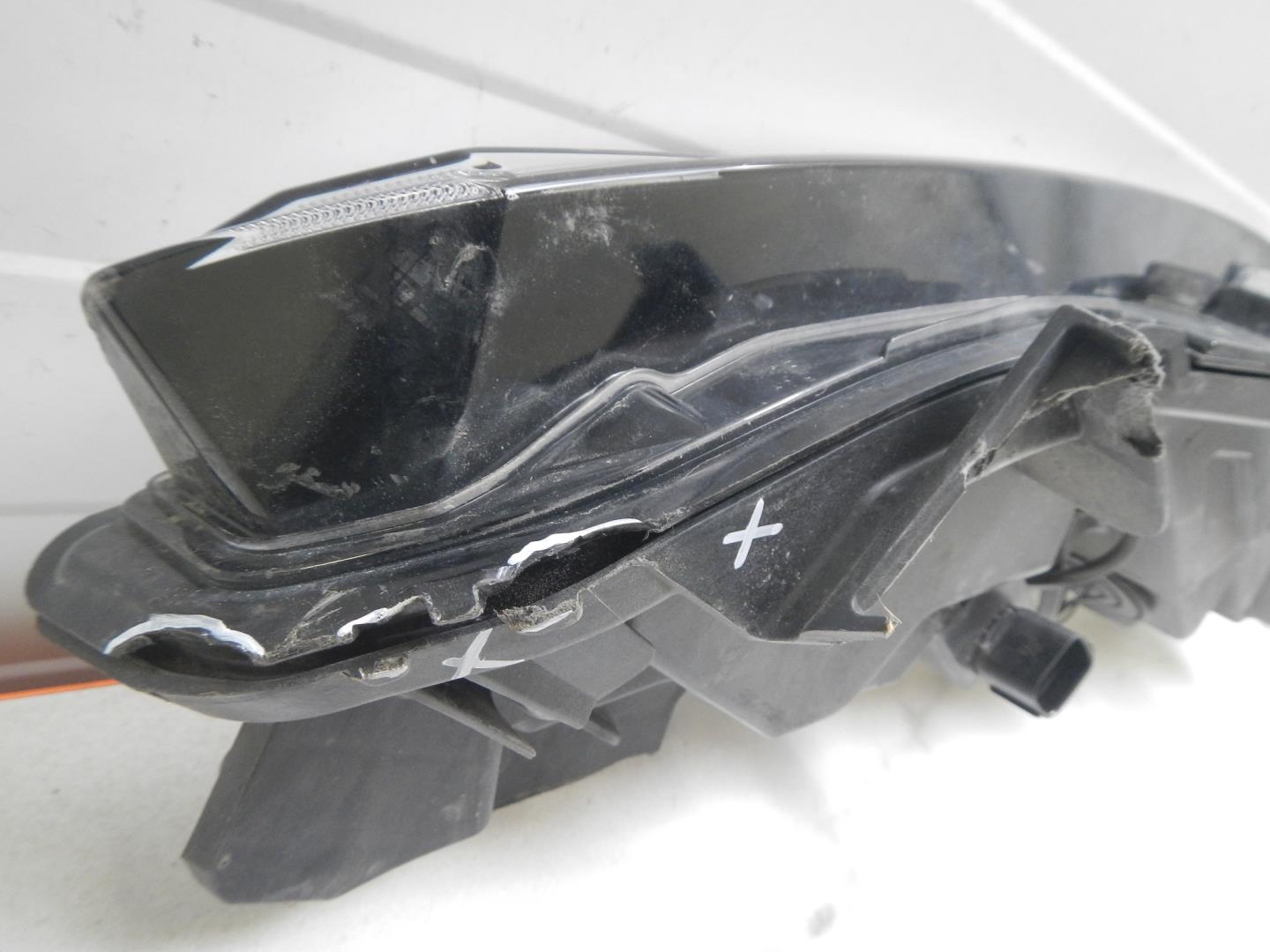 Фара дневного света левая (ходовые огни)