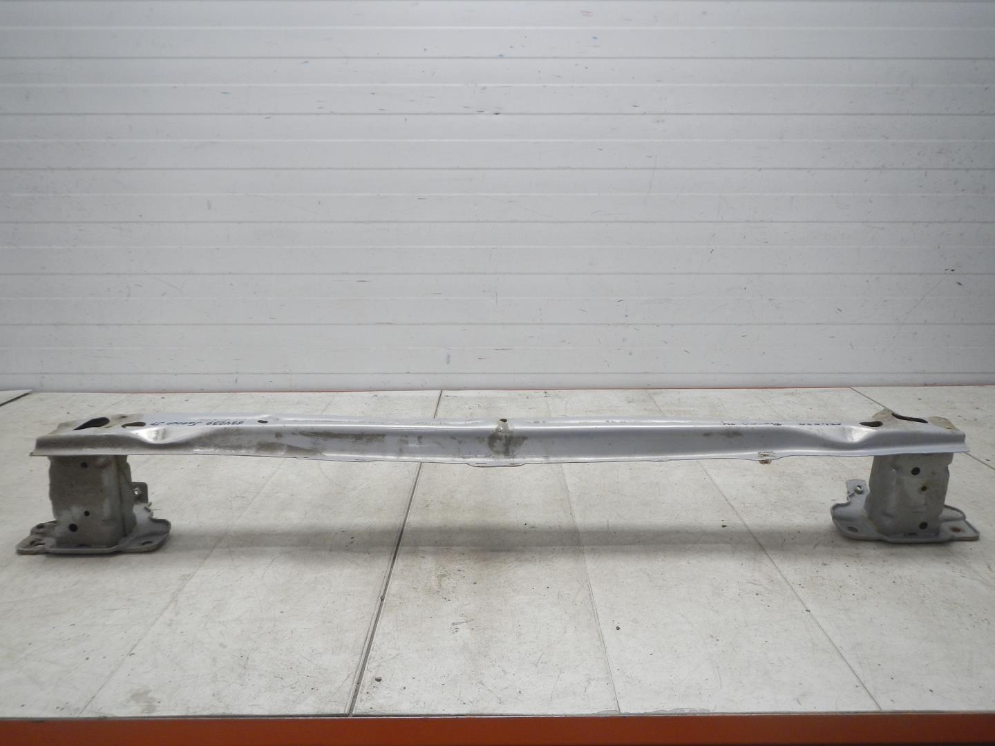 Усилитель заднего бампера