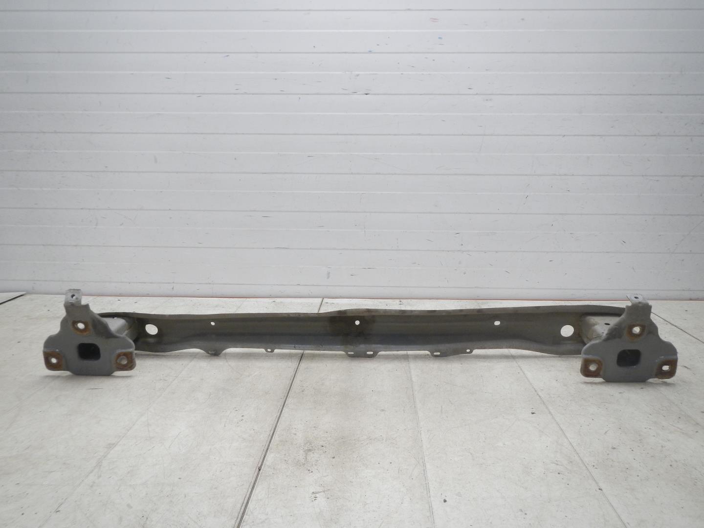 Усилитель заднего бампера