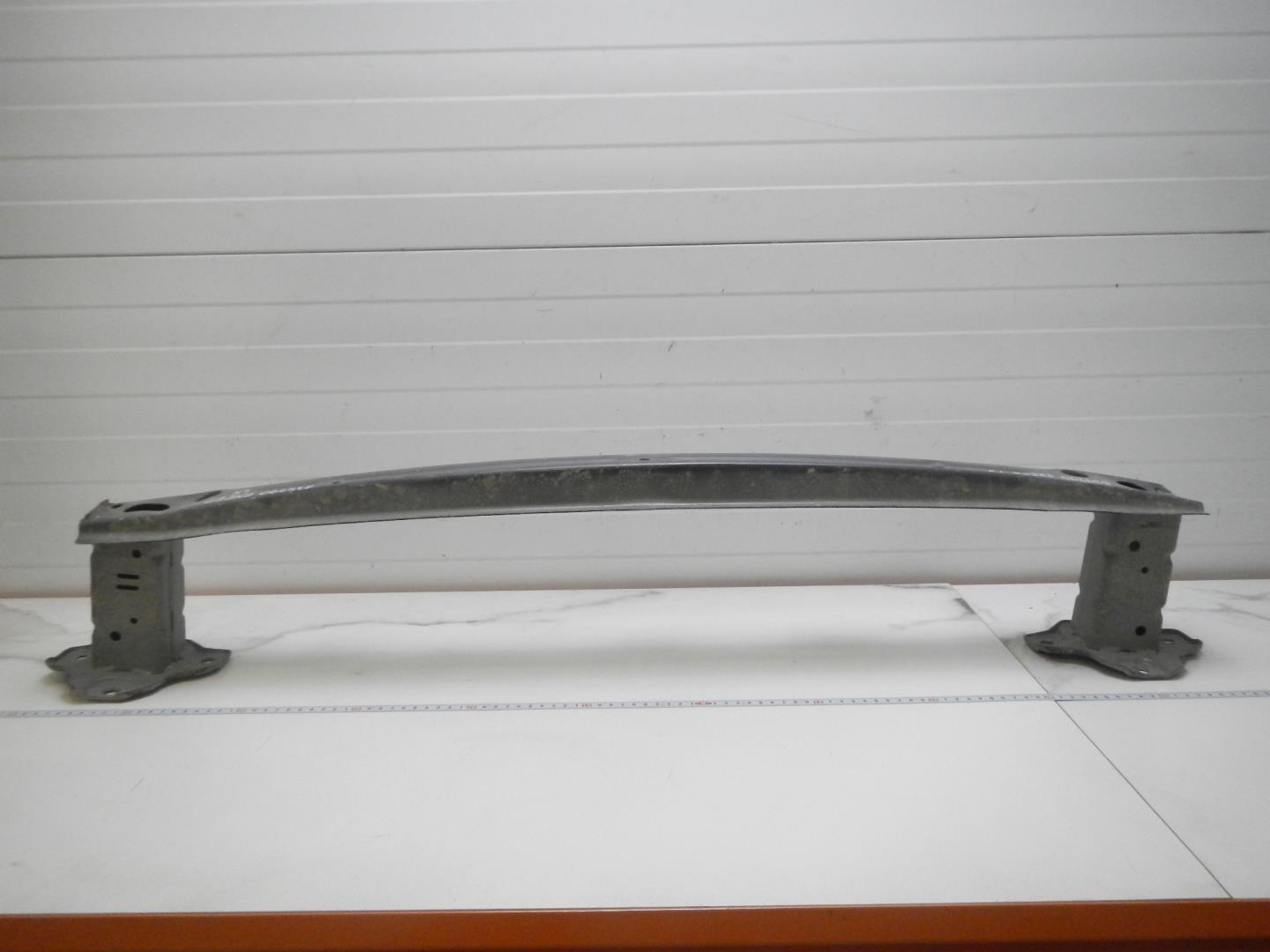 Усилитель заднего бампера