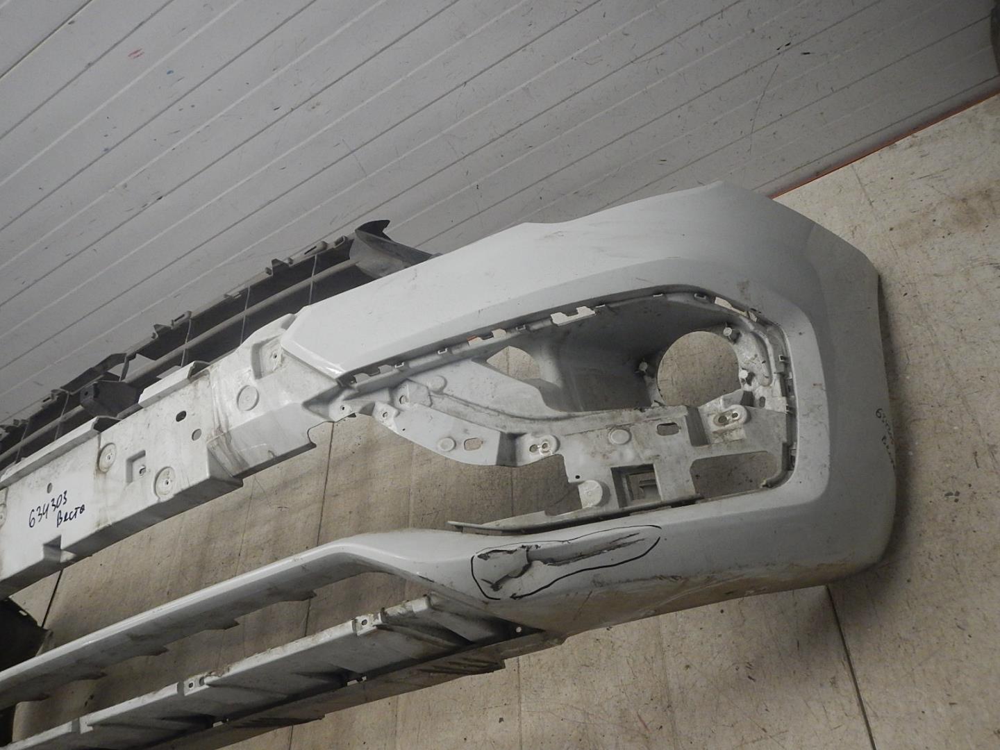 Бампер передний