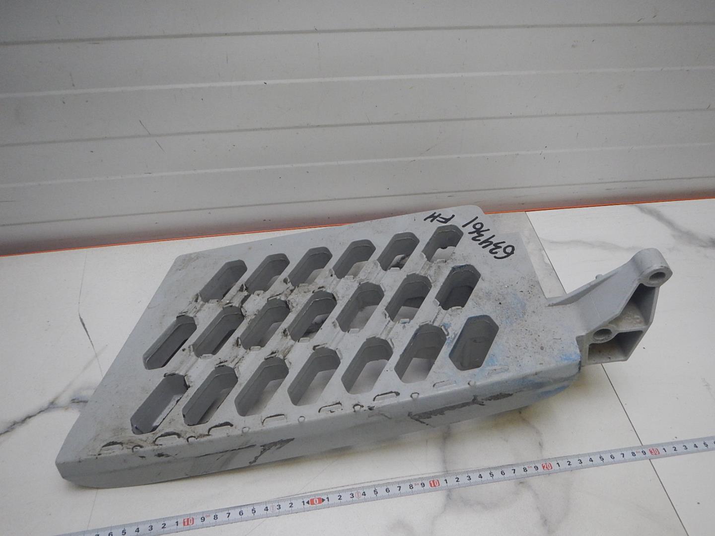 Подножка правая