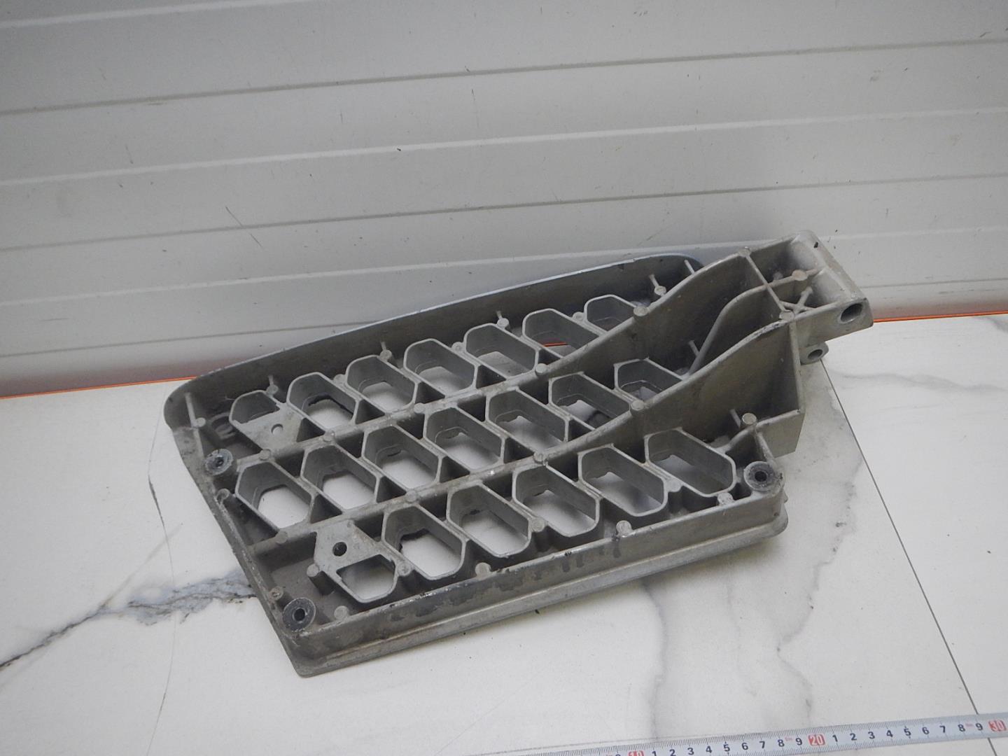 Подножка правая