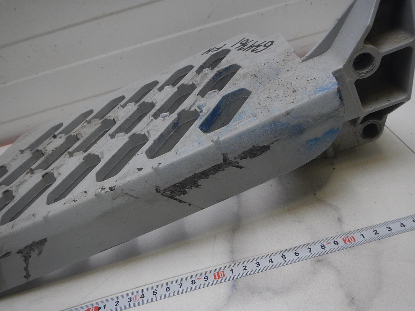 Подножка правая