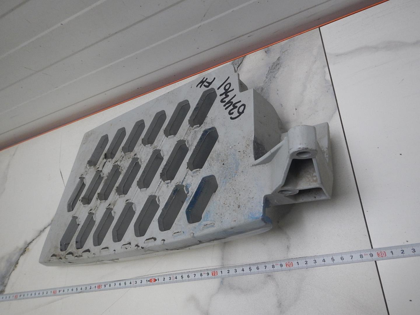 Подножка правая