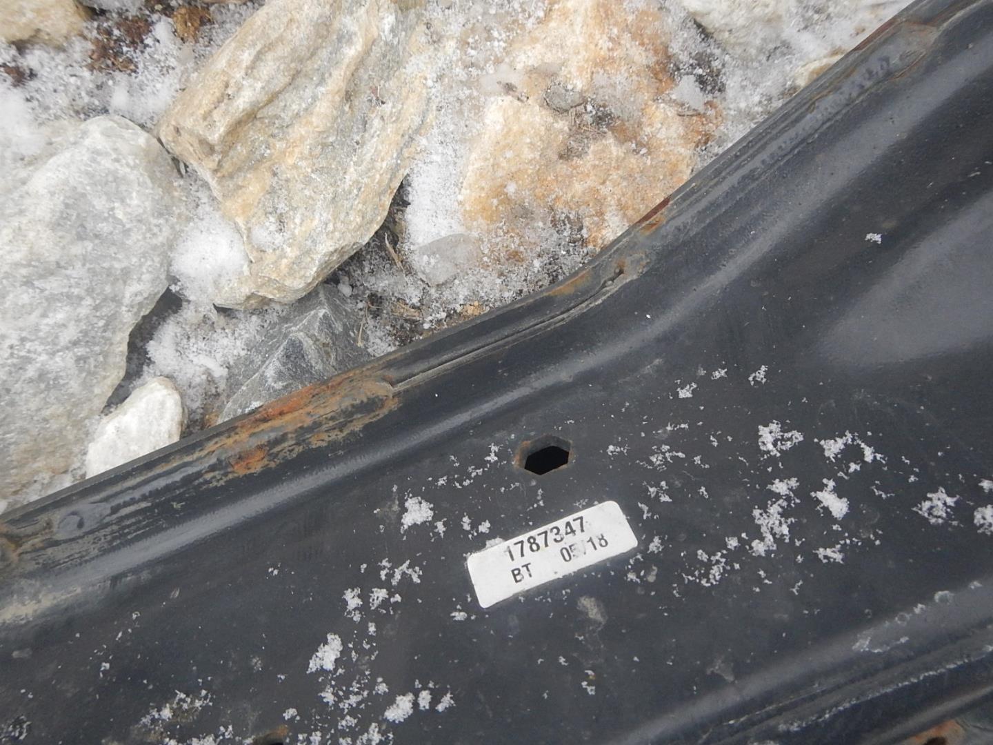 Усилитель переднего бампера