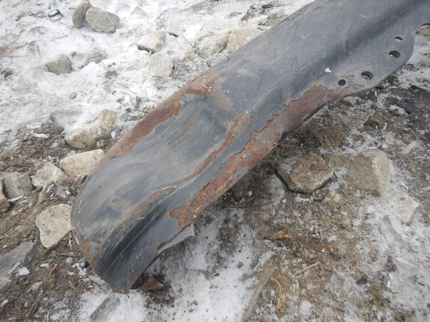 Усилитель переднего бампера