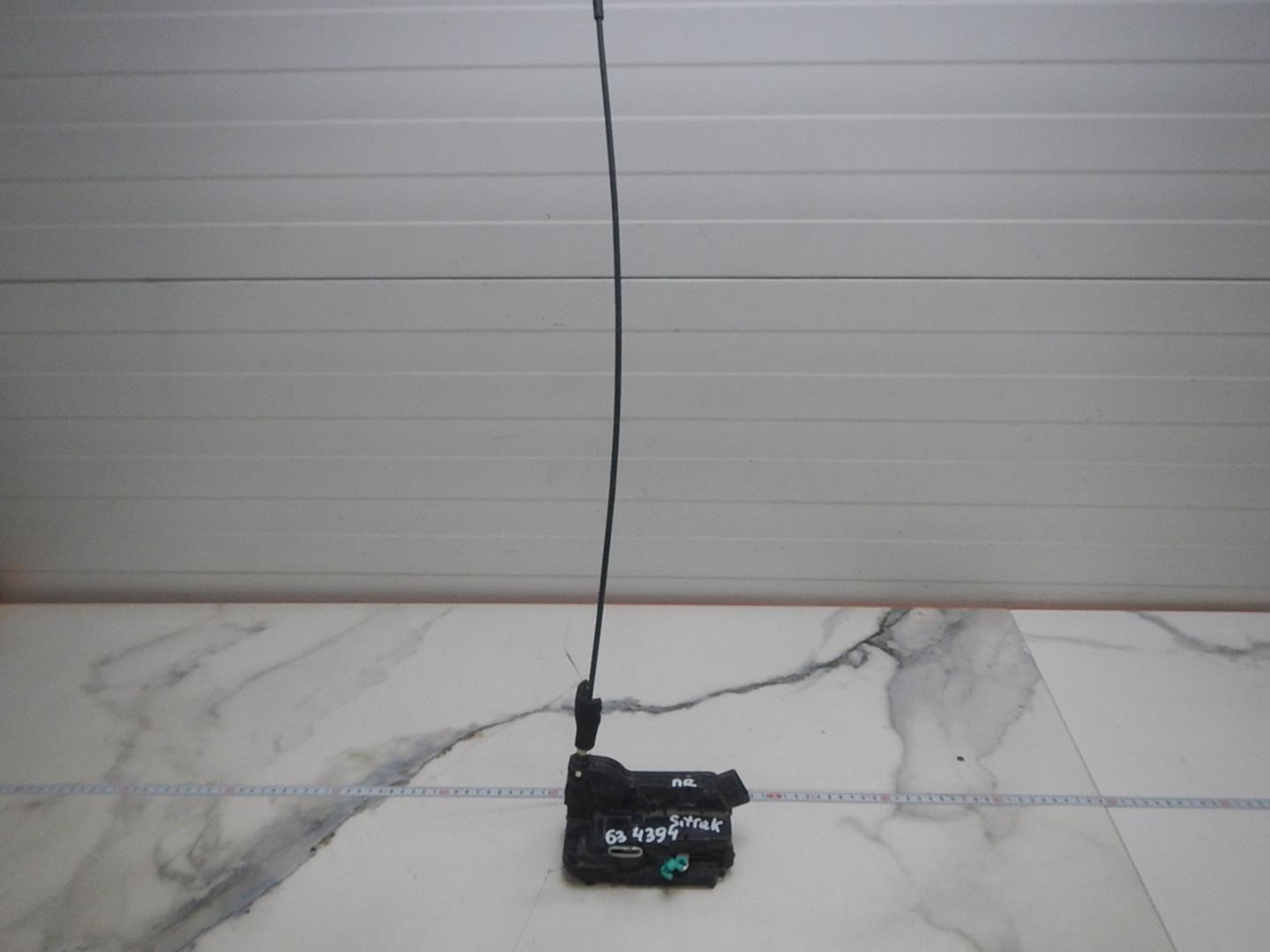 Замок двери передней правой