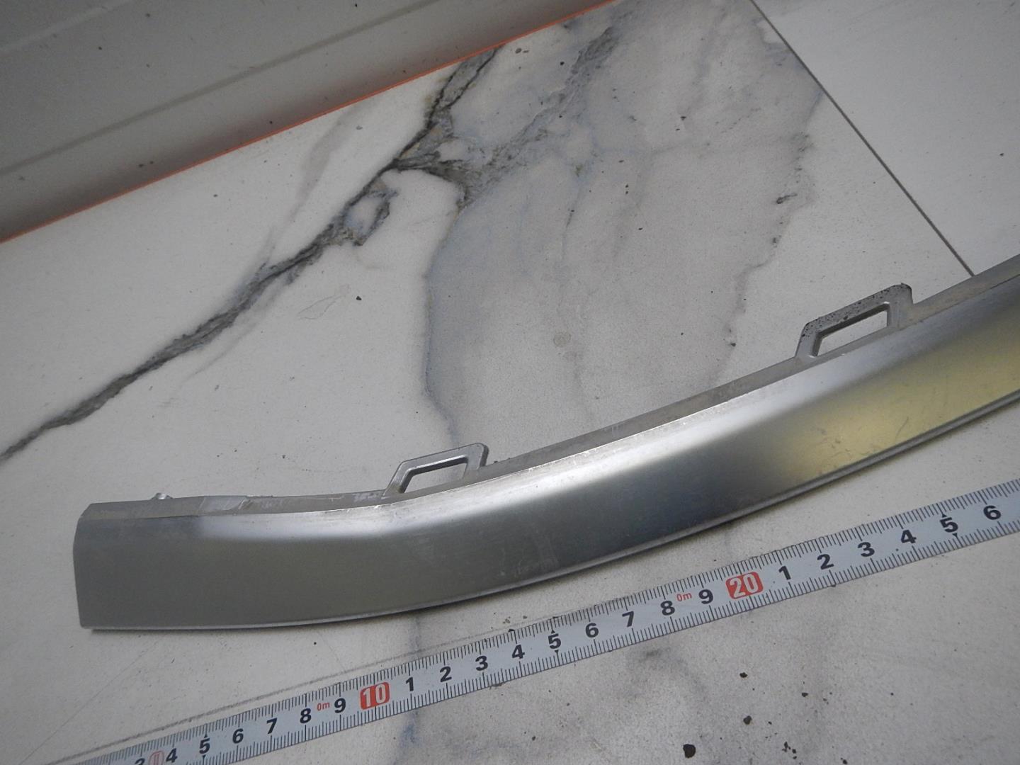 Молдинг заднего бампера