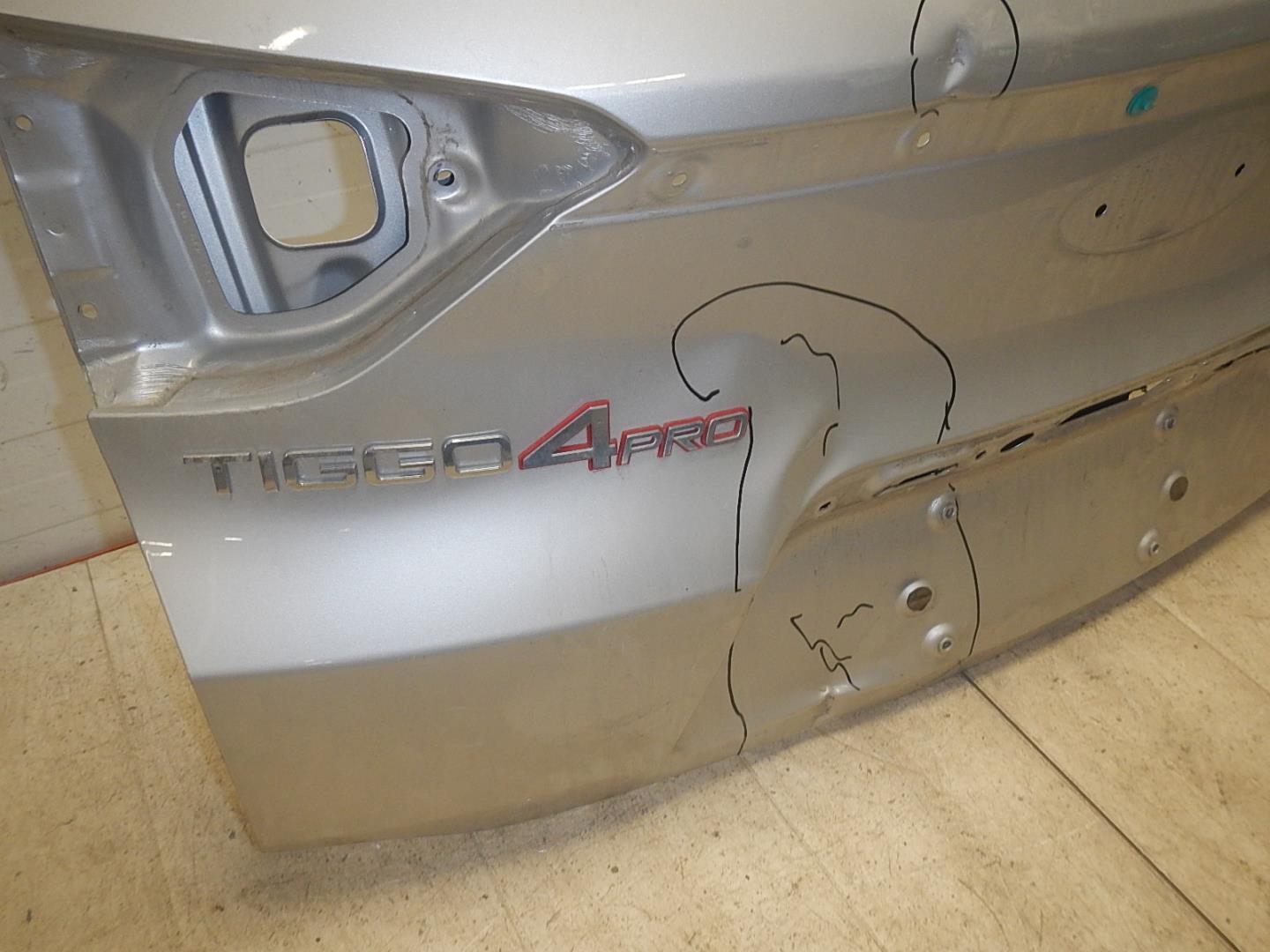 Дверь багажника