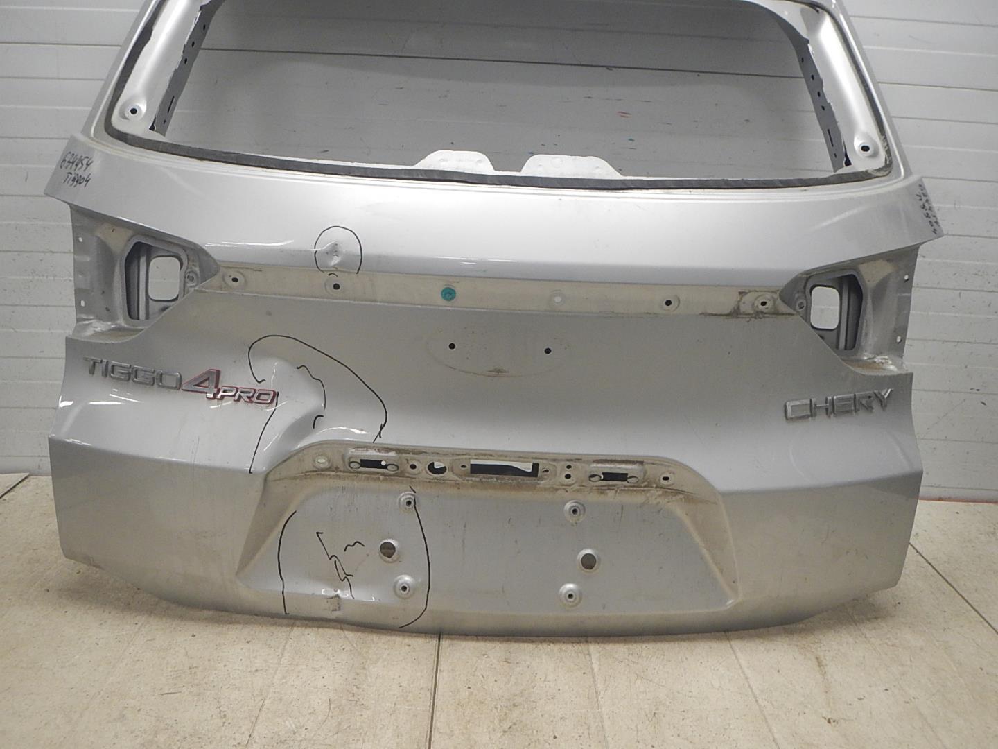 Дверь багажника