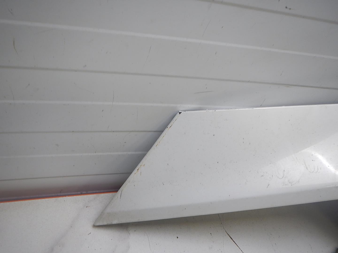 Накладка переднего бампера левая