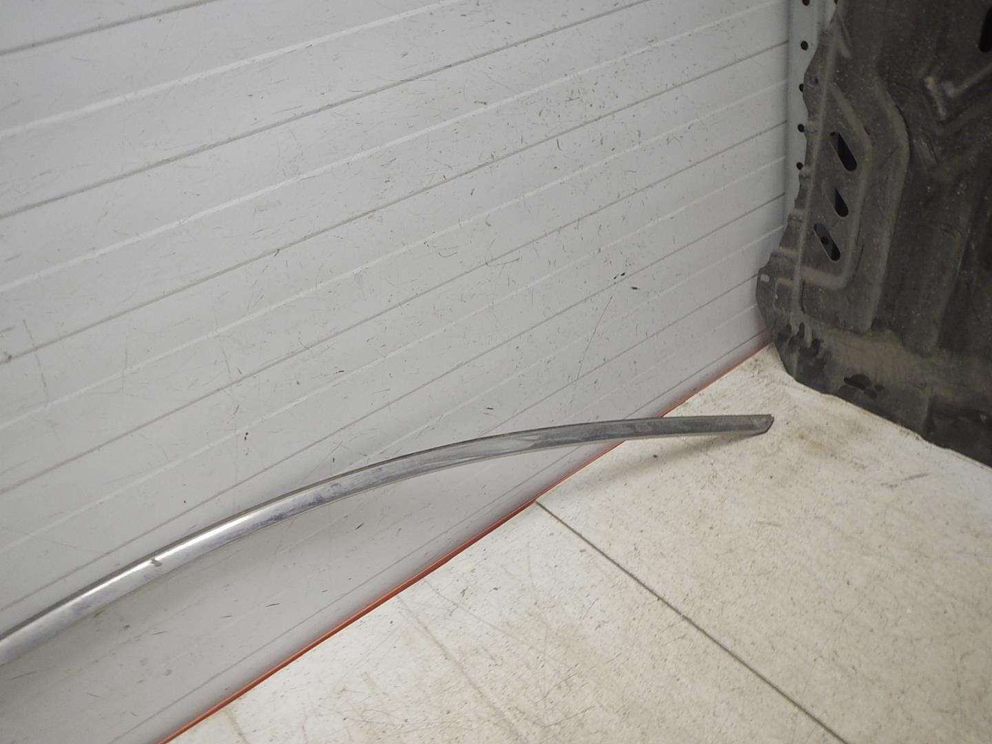 Молдинг крыши правый