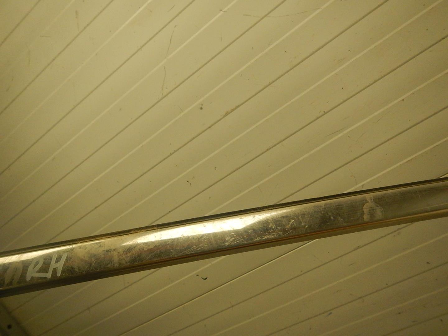 Молдинг крыши правый