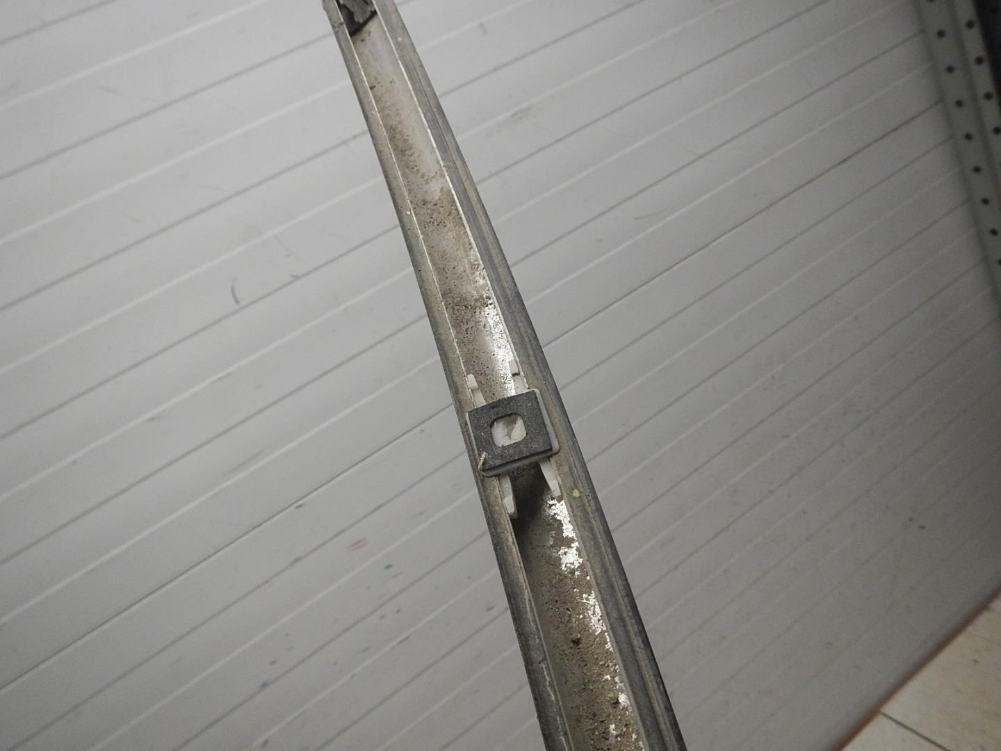 Молдинг крыши правый