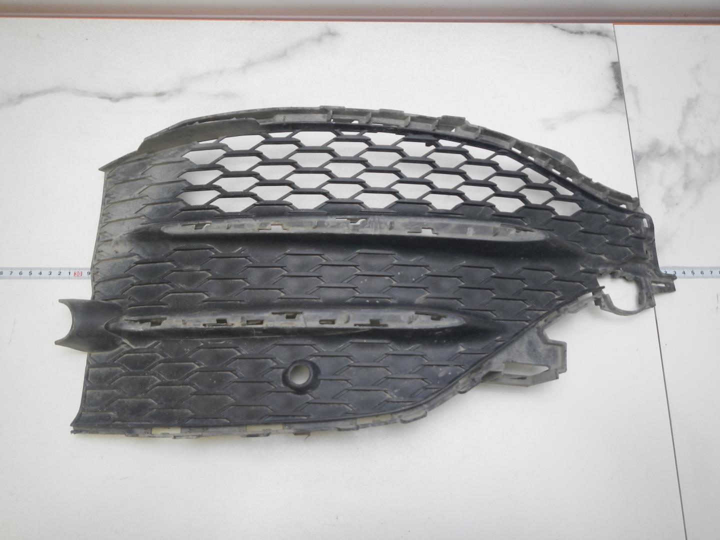 Решетка в бампер правая