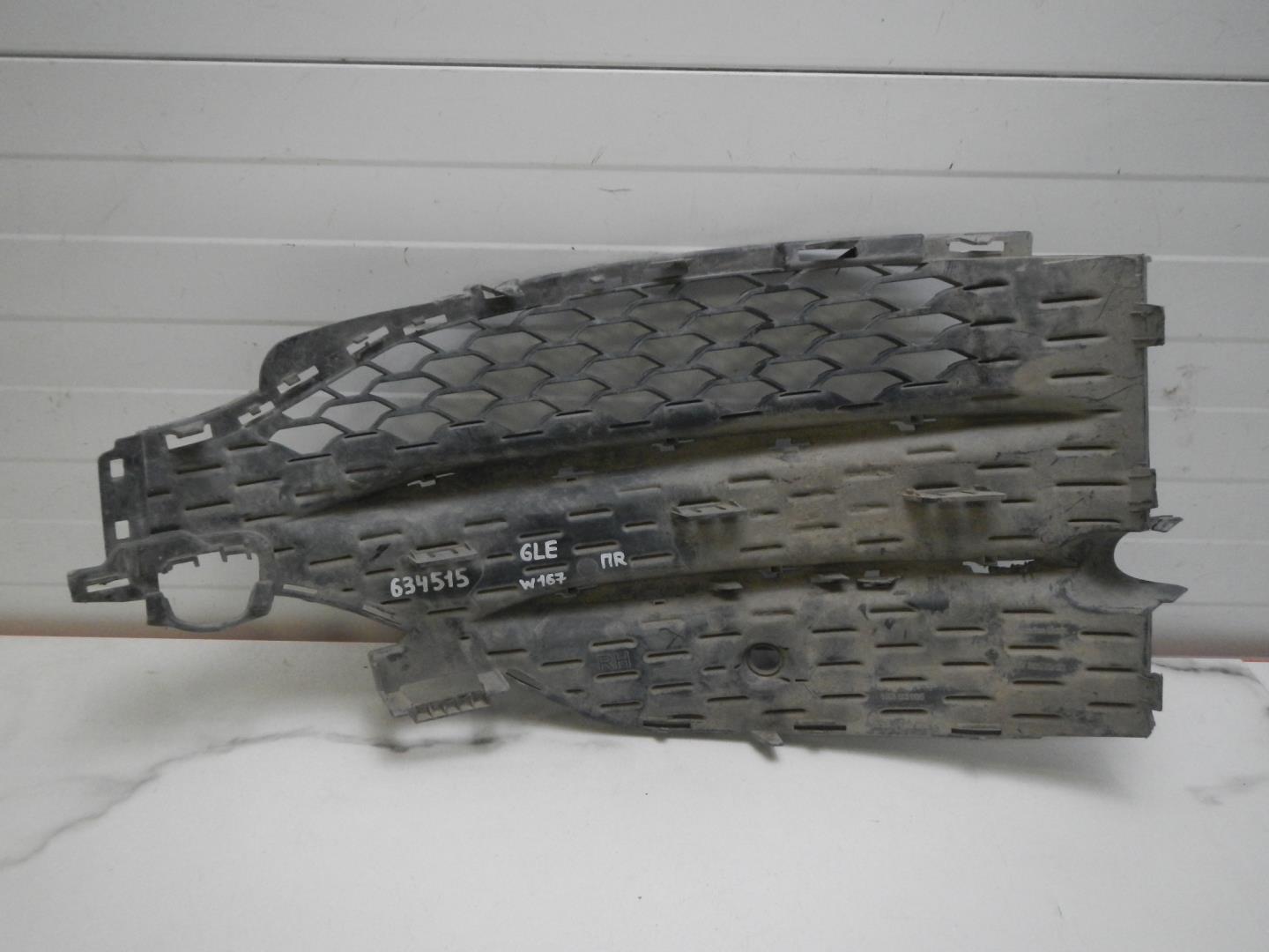 Решетка в бампер правая