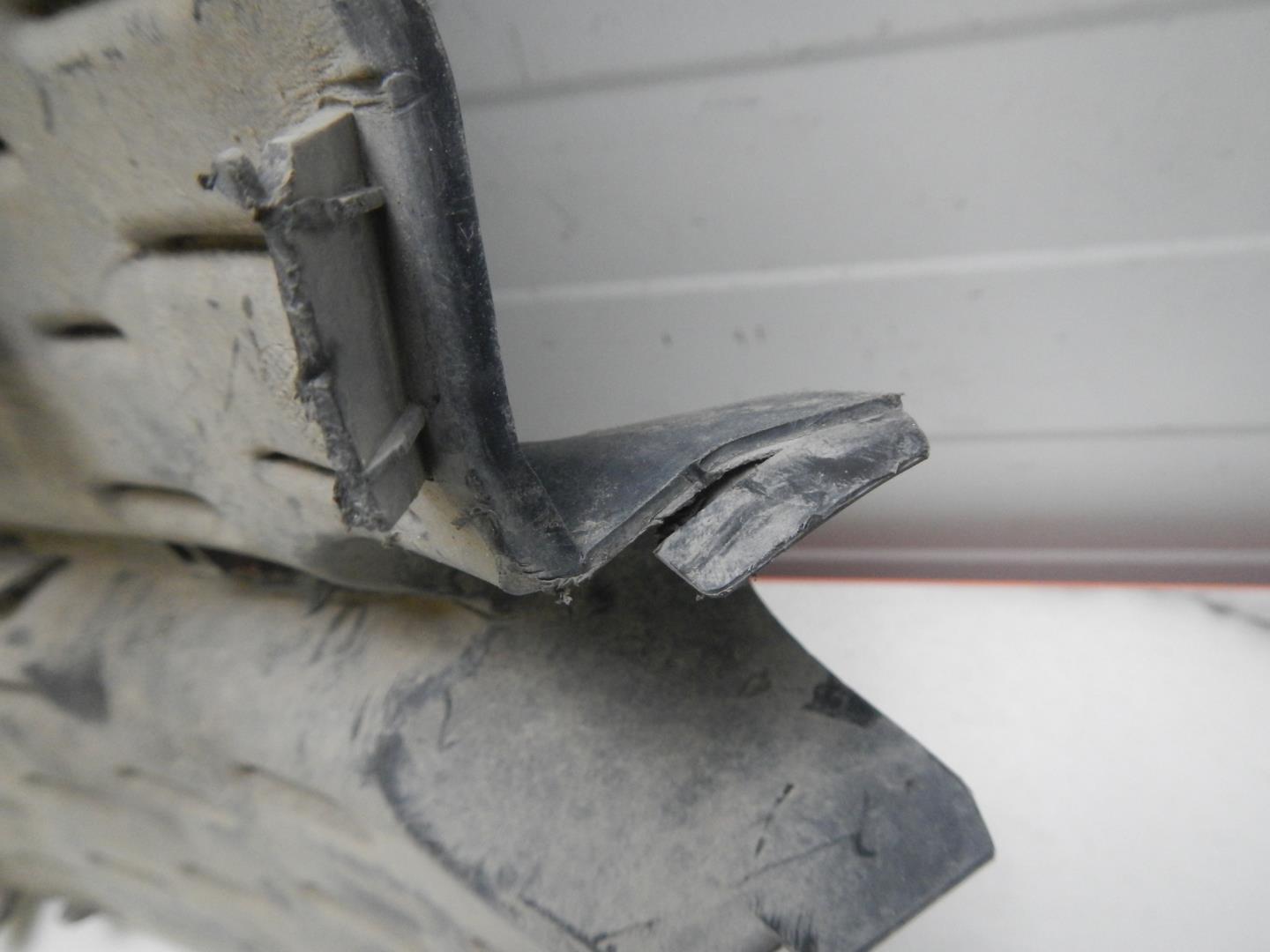 Решетка в бампер правая