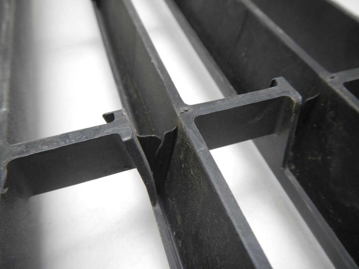 Решетка в бампер центральная