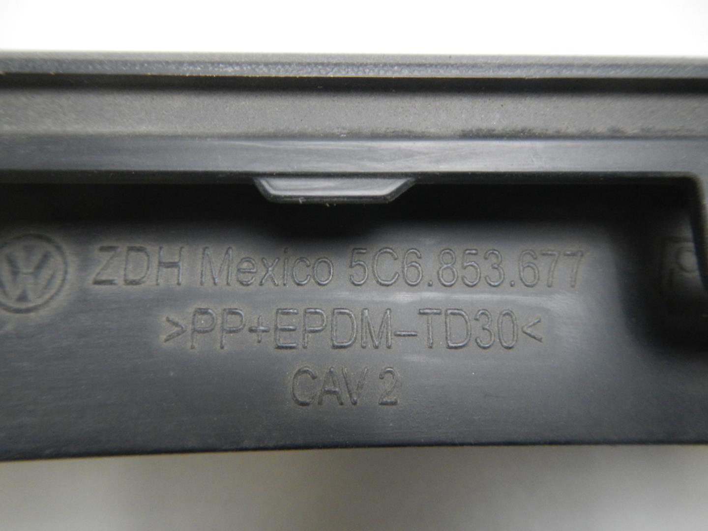 Решетка в бампер центральная