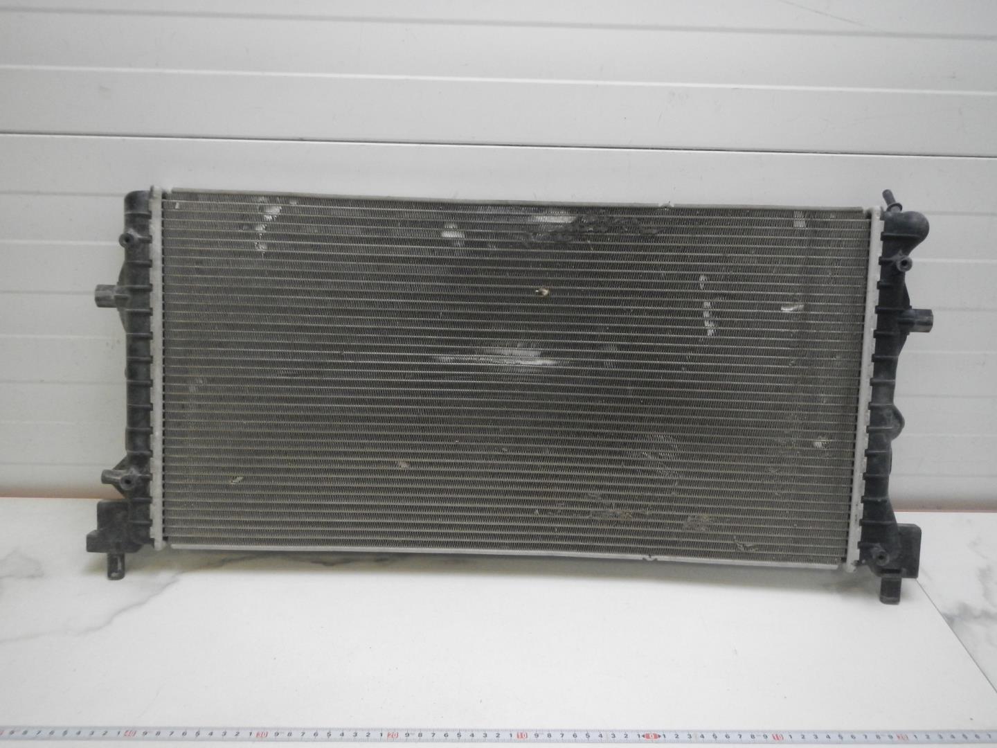 Радиатор охлаждения двигателя основной