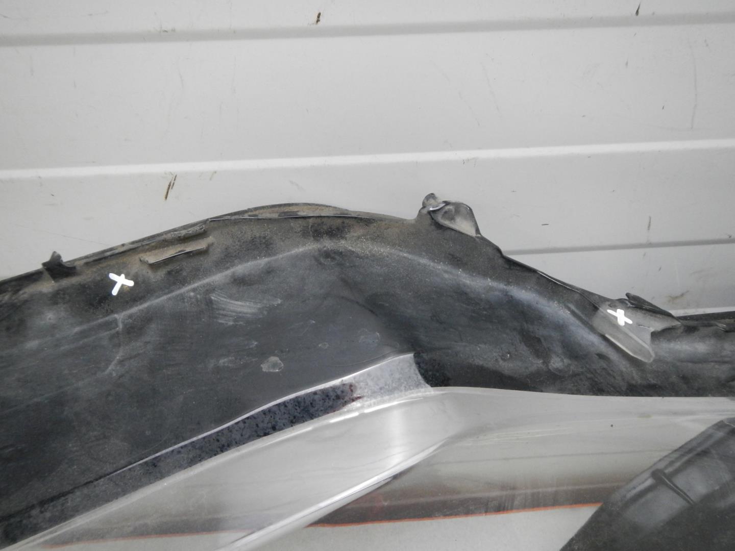 Стекло фары правой