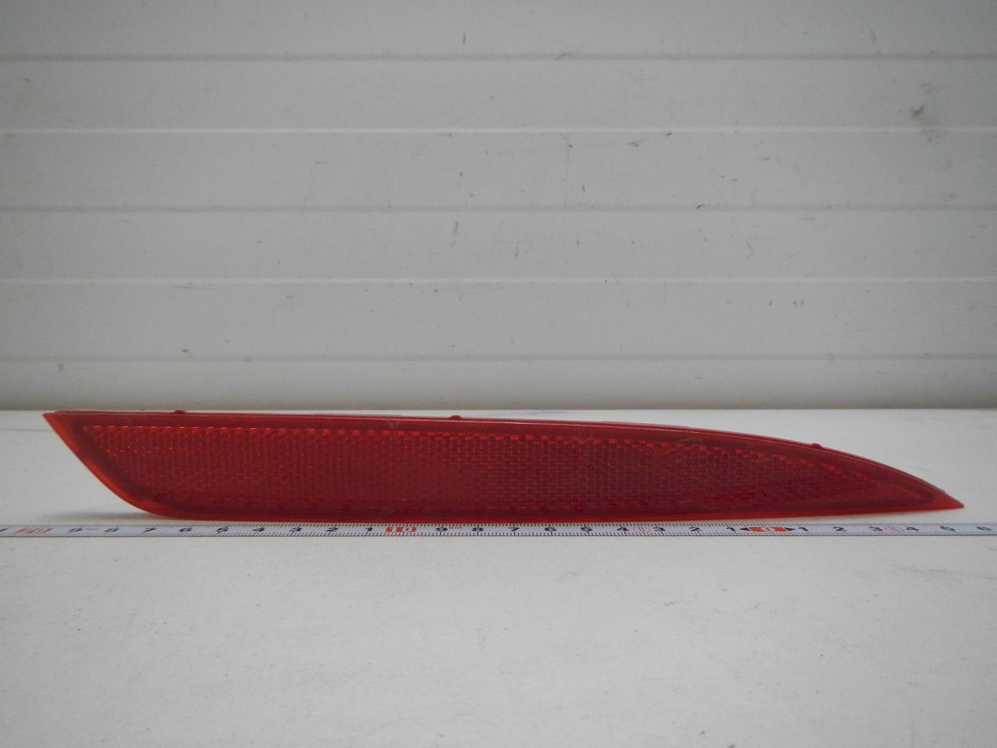 Отражатель в бампер задний правый