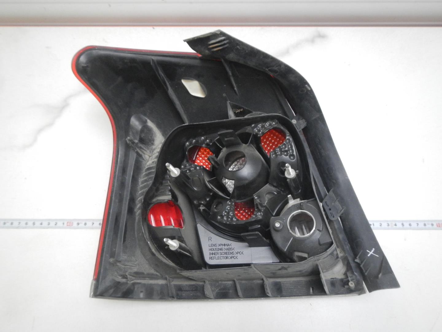 Фонарь задний правый