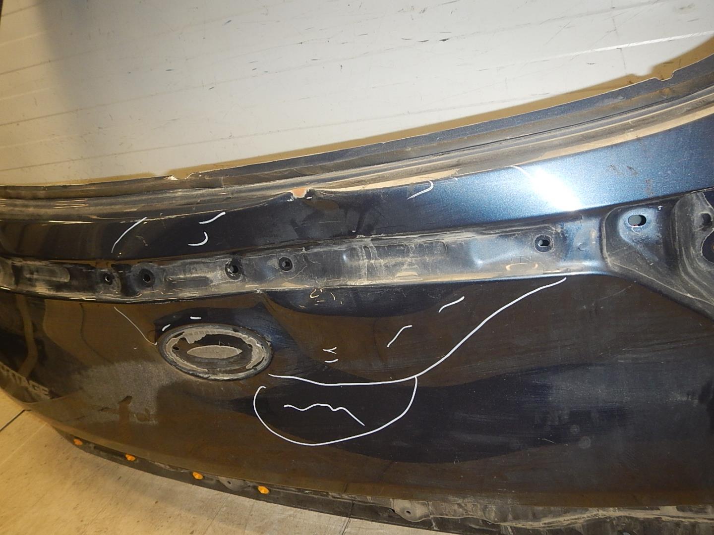 Дверь багажника