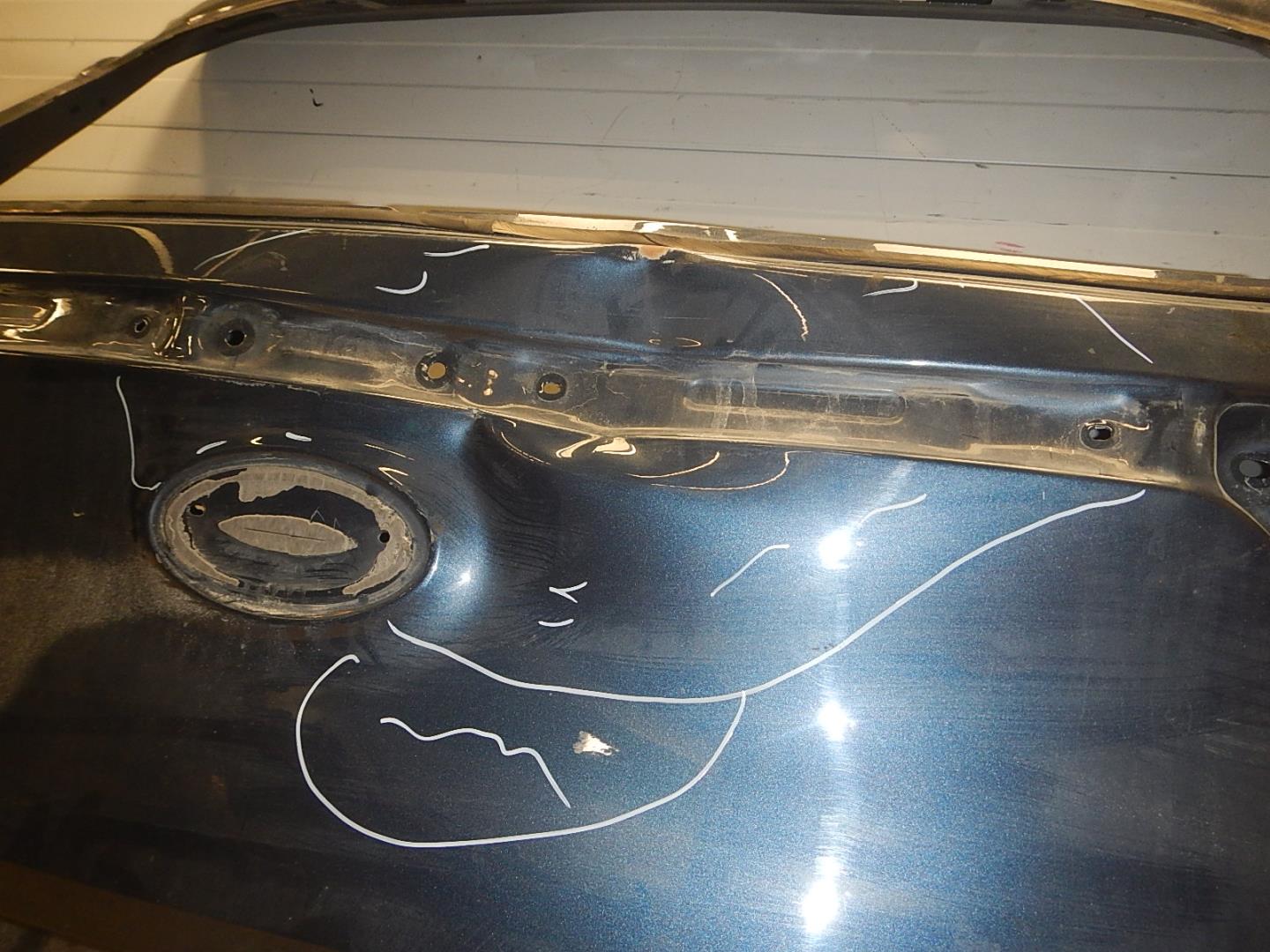 Дверь багажника