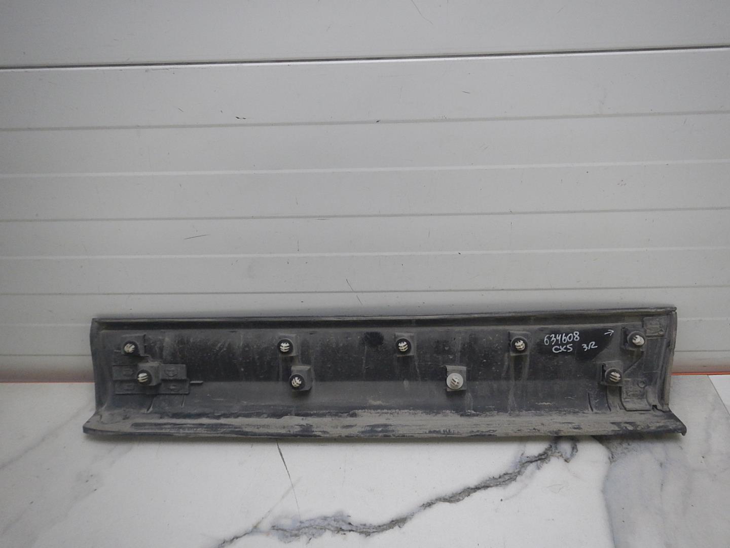 Молдинг задней правой двери