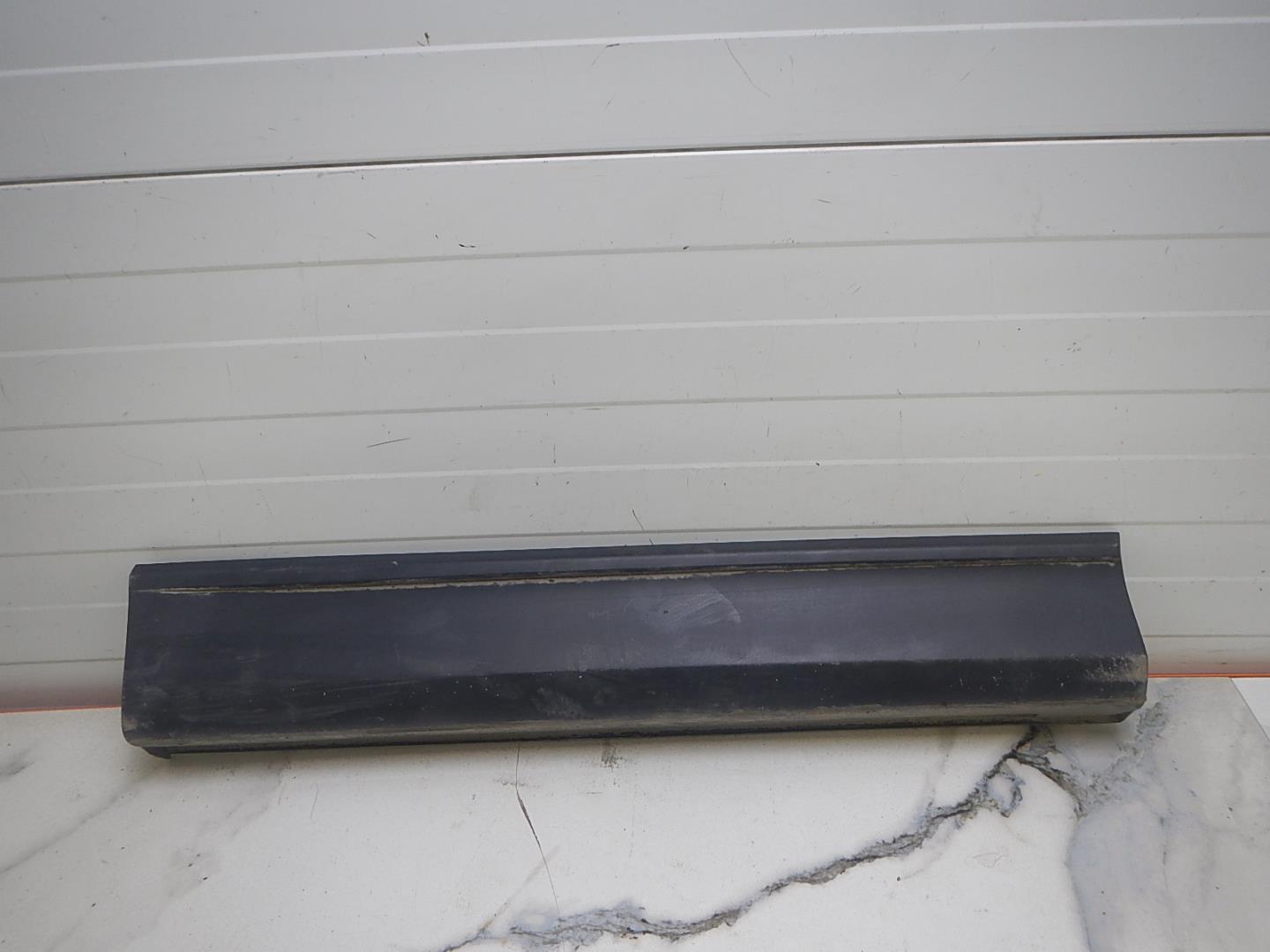 Молдинг задней правой двери