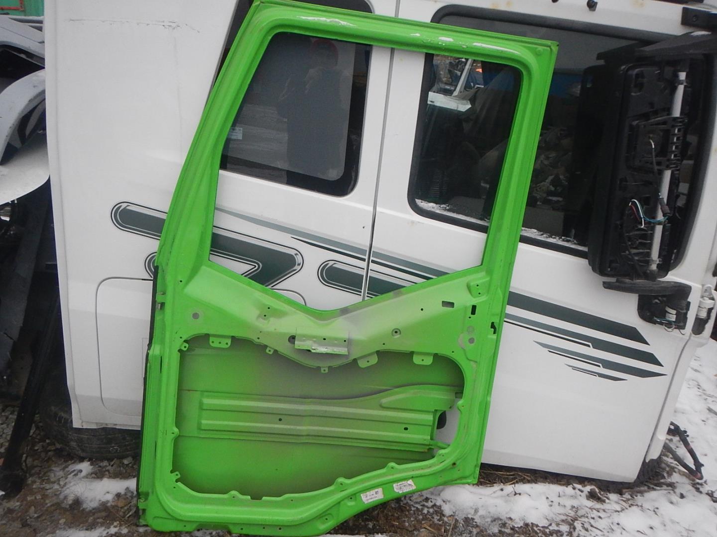 Дверь передняя правая