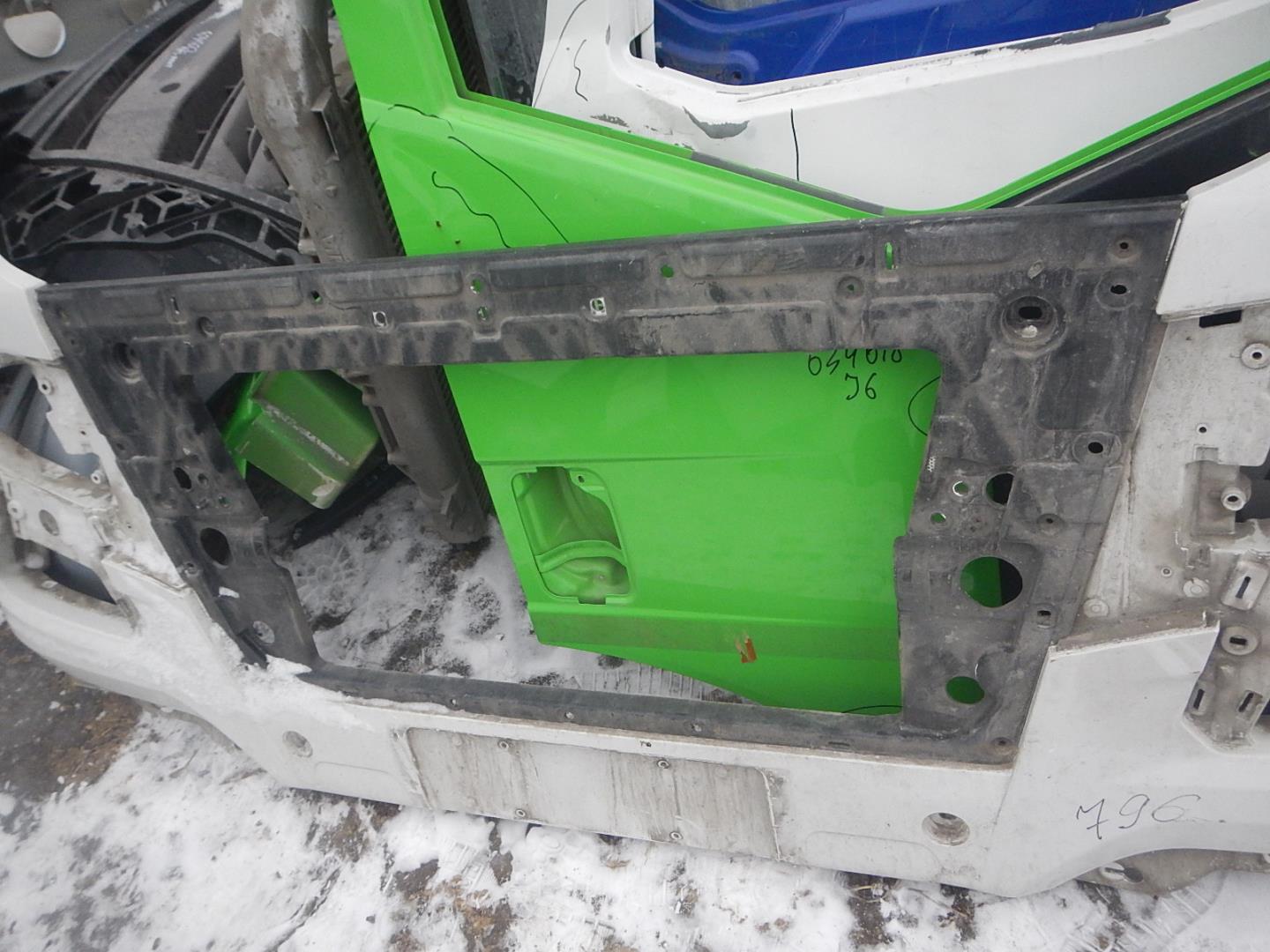 Бампер передний