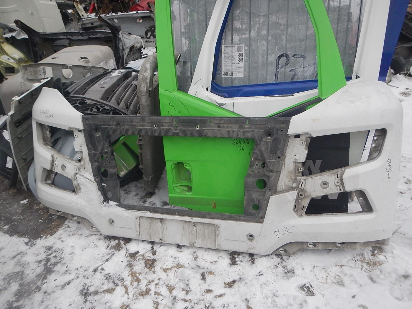 Бампер передний