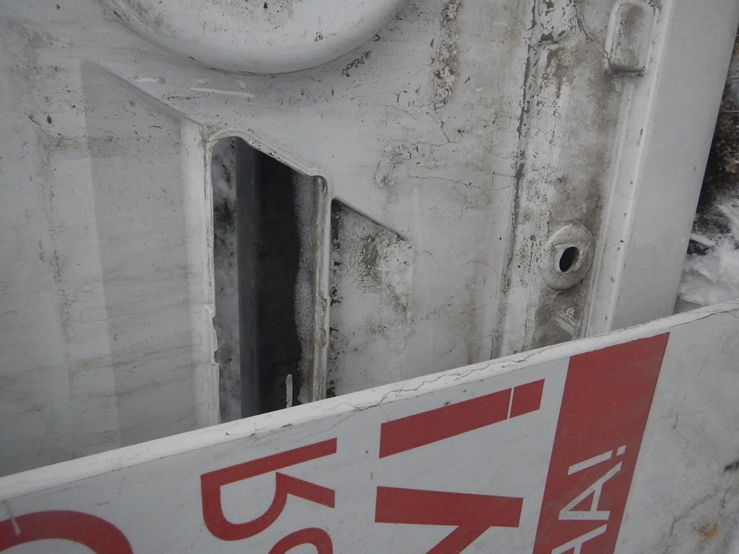 Накладка двери передней правой