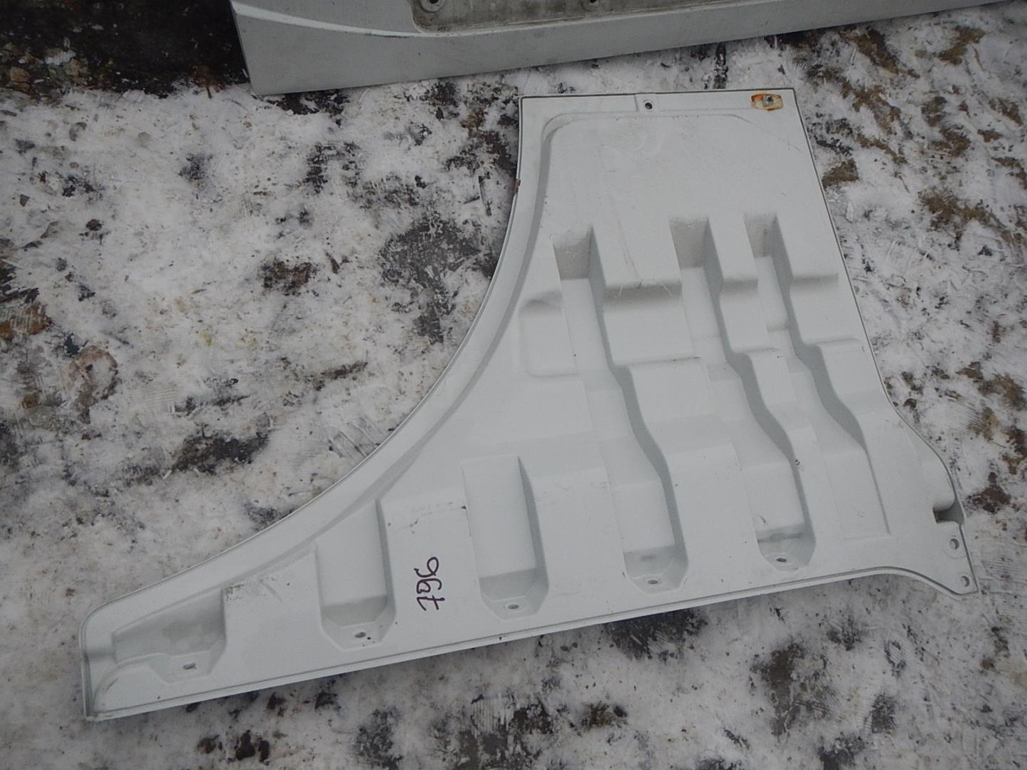 Накладка двери передней правой