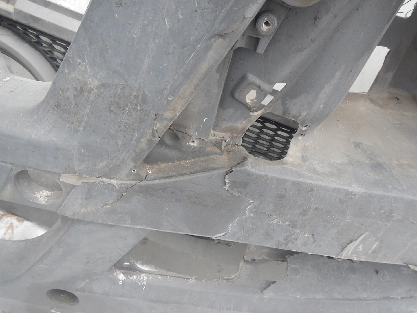 Бампер передний