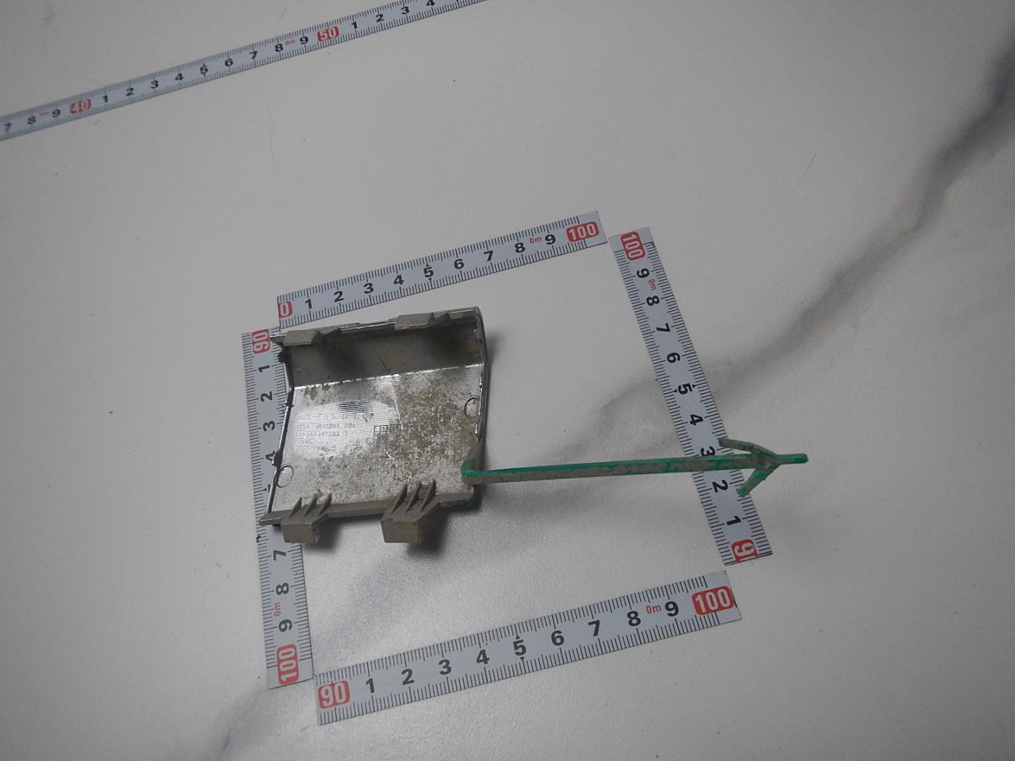 Заглушка буксировочного крюка