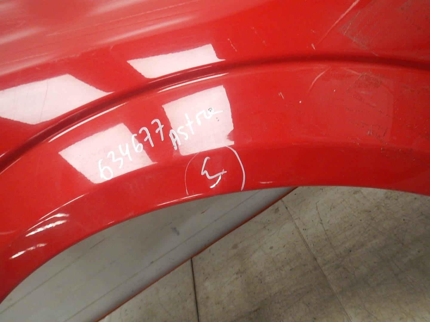 Крыло переднее правое